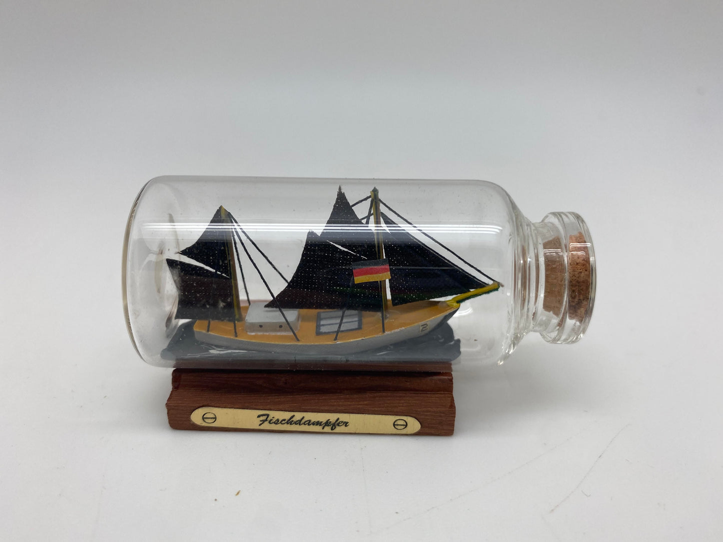 Fischdamper/ Fishing Boat